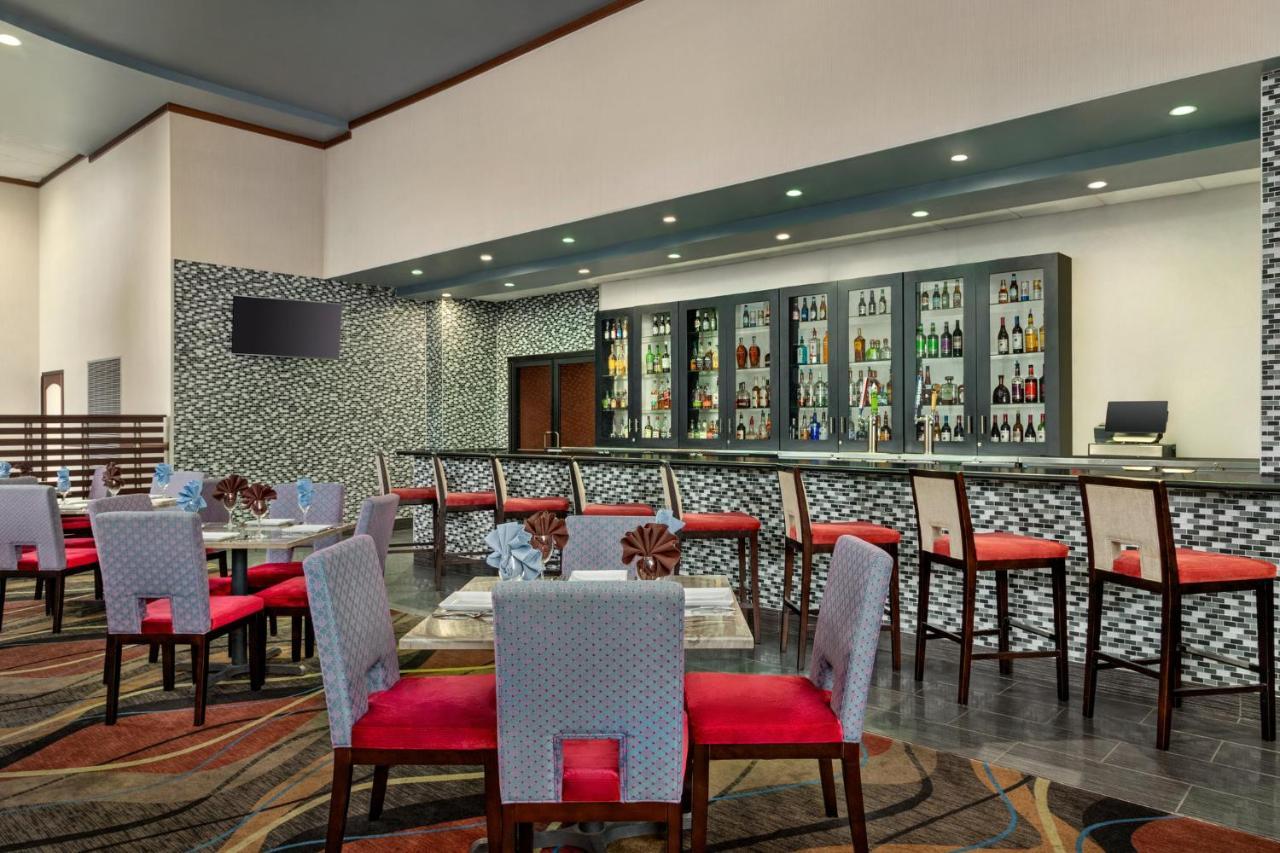 路易斯维尔东假日酒店 - 斯特波 路易斯威尔 外观 照片